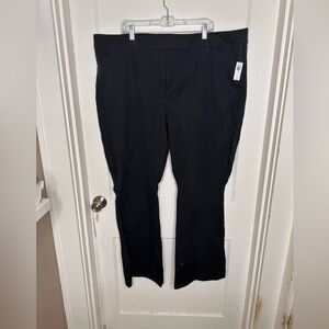 Old Navy Black Pixie Flare. Size 26. NWT